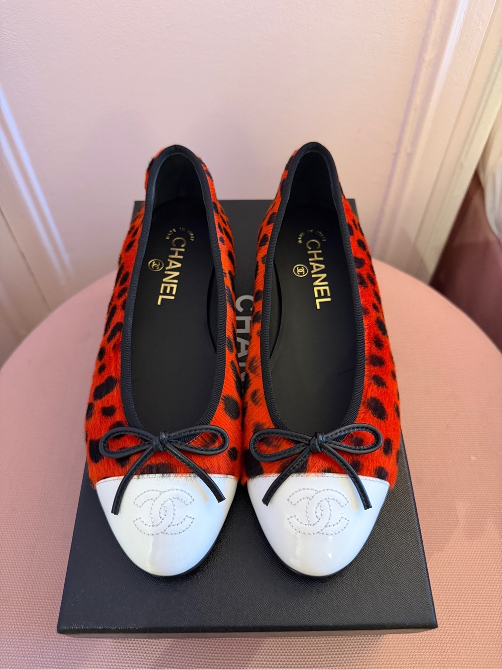 Chanel MÉTIERS D’ART 26 Red Orange Black White Pony Hair Animal Print Flats 37.5 - Picture 2 of 16
